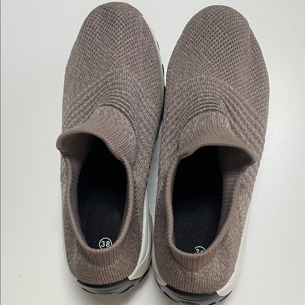 Lowest Price to Date $ Closet Clearance Gently Loved Women’s Slip-On Sneakers